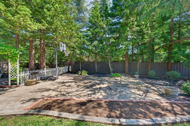 2080 Portsmouth Dr, El Dorado Hills, CA 95762