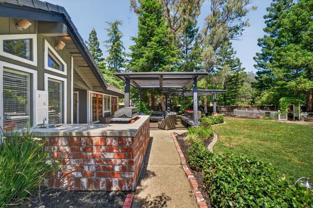 2080 Portsmouth Dr, El Dorado Hills, CA 95762