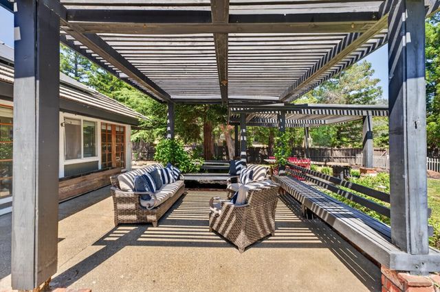 2080 Portsmouth Dr, El Dorado Hills, CA 95762