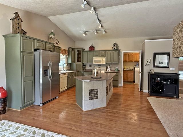 8980 Canyon Springs Court, Canadian Lakes, MI 49346
