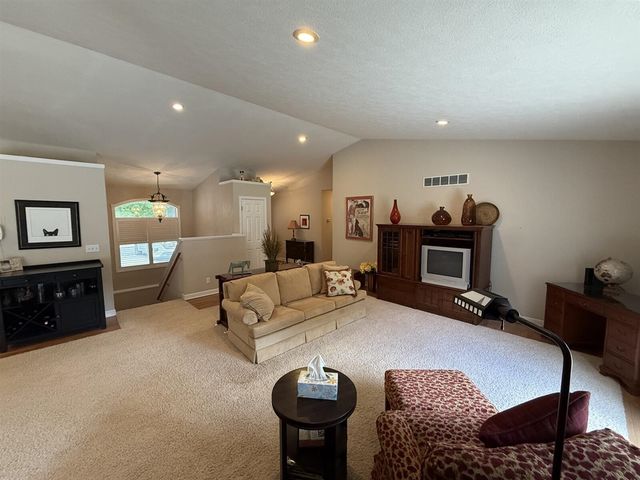 8980 Canyon Springs Court, Canadian Lakes, MI 49346