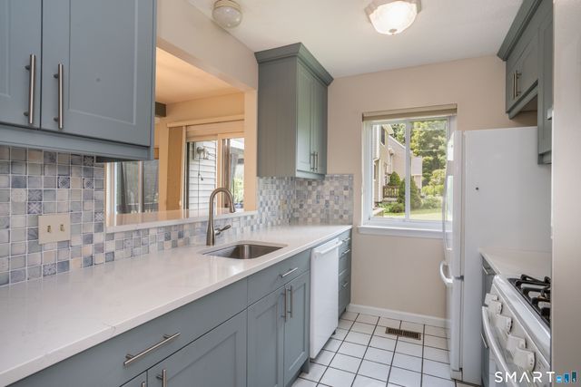 37 Reed Court 37, Bloomfield, CT 06002