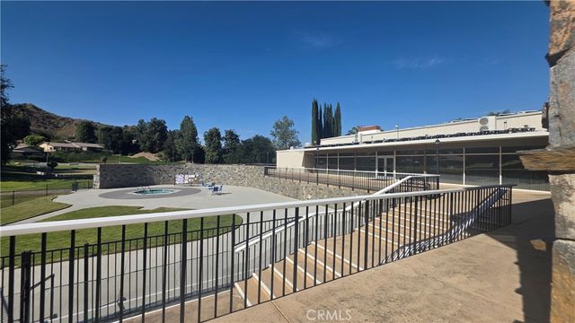 19364 Avenue Of The Oaks, Newhall, CA 91321