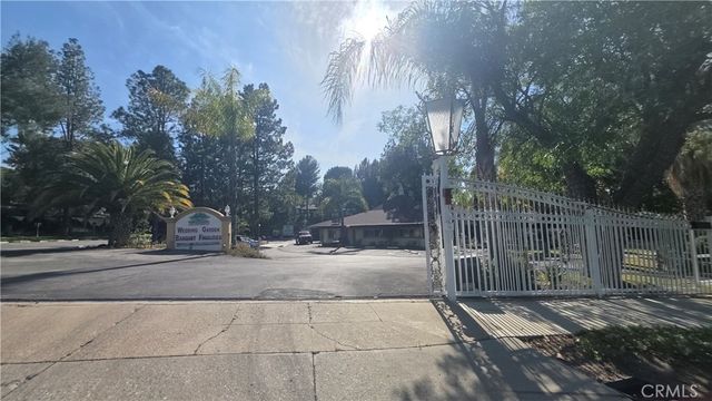 19364 Avenue Of The Oaks, Newhall, CA 91321