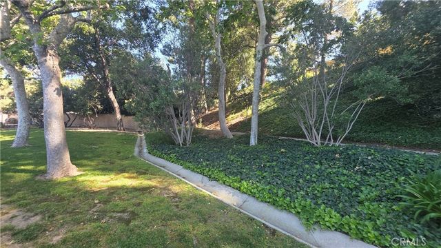 19364 Avenue Of The Oaks, Newhall, CA 91321