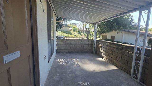 19364 Avenue Of The Oaks, Newhall, CA 91321