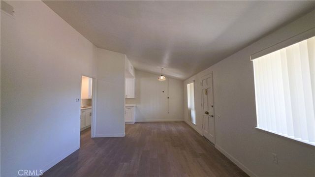 19364 Avenue Of The Oaks, Newhall, CA 91321