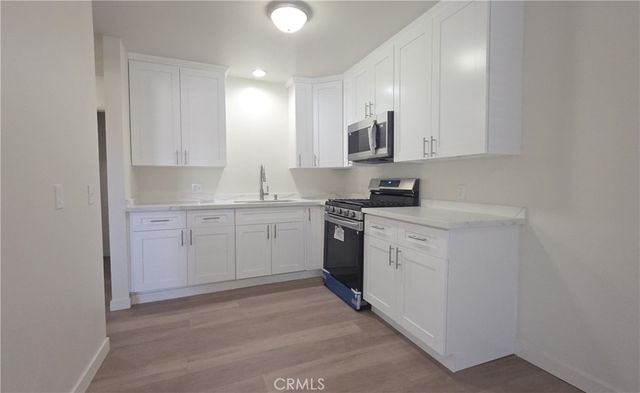 19364 Avenue Of The Oaks, Newhall, CA 91321