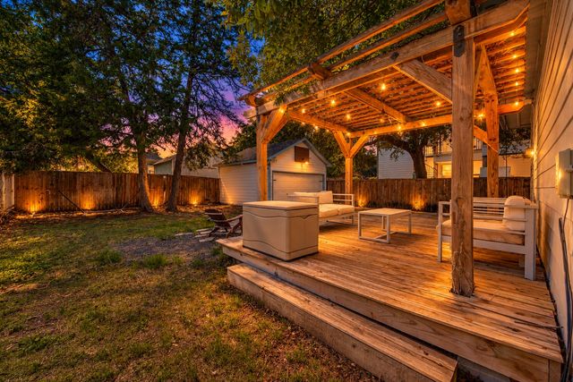 820 W Eigth Street, Dallas, TX 75208