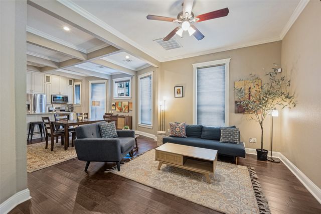 820 W Eigth Street, Dallas, TX 75208