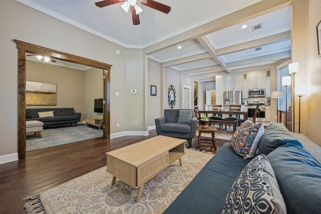820 W Eigth Street, Dallas, TX 75208