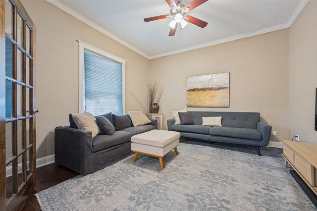 820 W Eigth Street, Dallas, TX 75208