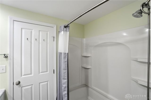 135 Concord Farm Road, Englewood, OH 45322