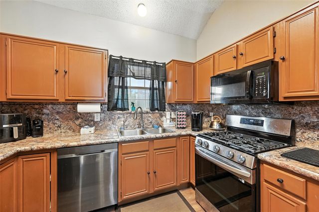 1630 Mockingbird Lane, Desoto, TX 75115