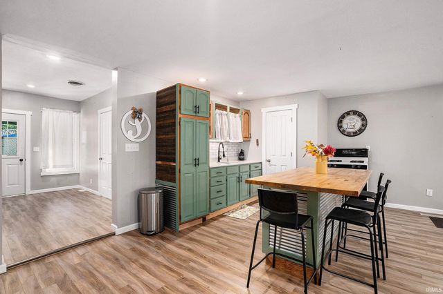 24919 County Rd 40 Road, Goshen, IN 46526