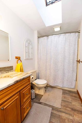 21 Chesterfield Avenue, Warwick, RI 02889