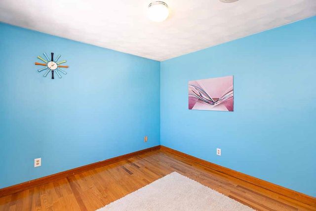 21 Chesterfield Avenue, Warwick, RI 02889