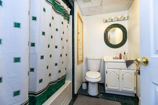 21 Chesterfield Avenue, Warwick, RI 02889