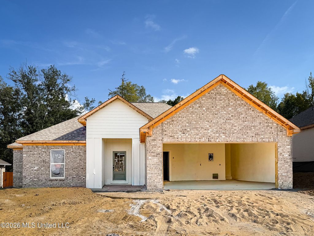 999 Riverside Lane, Pearl, MS 39208
