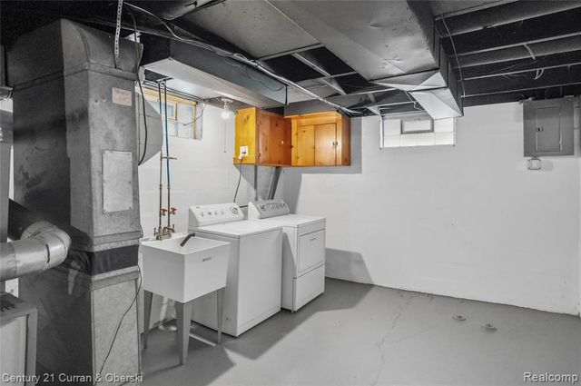 26332 Eton Avenue, Dearborn Heights, MI 48125