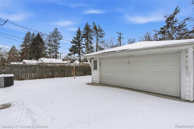 26332 Eton Avenue, Dearborn Heights, MI 48125