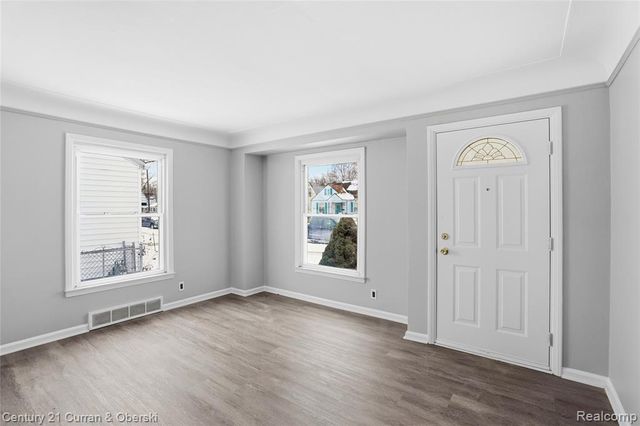 26332 Eton Avenue, Dearborn Heights, MI 48125