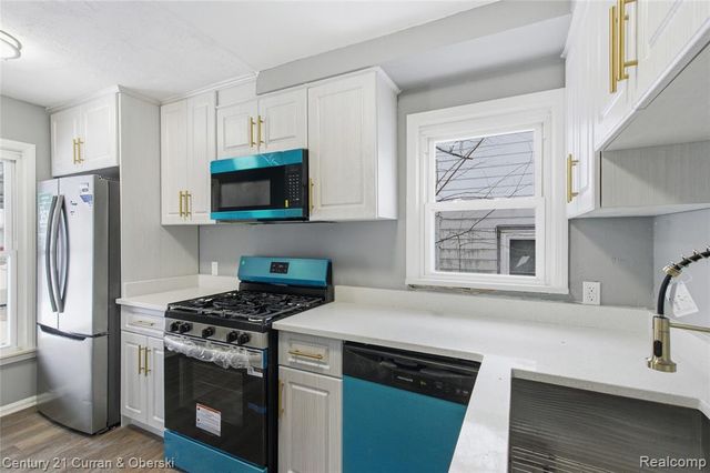 26332 Eton Avenue, Dearborn Heights, MI 48125