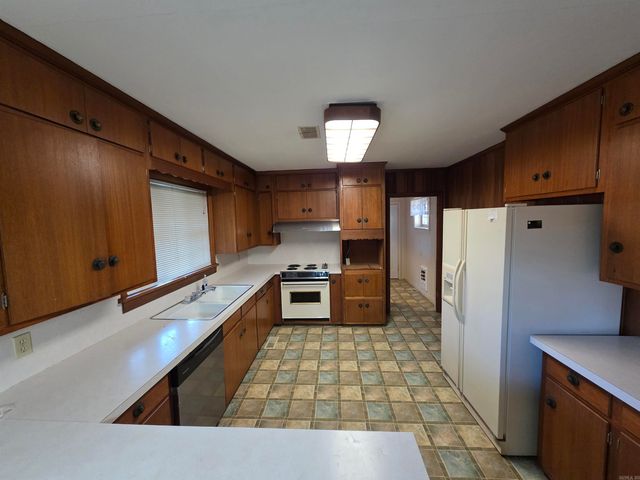 4501 S Cherry Street, Pine Bluff, AR 71603