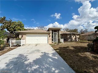1713 SW 10th PL, Cape Coral, FL 33991