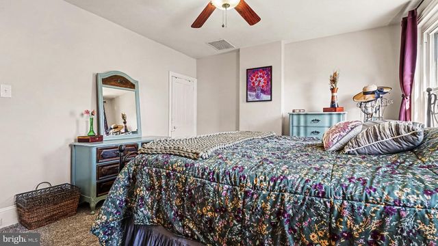 253 WALNUT ST, Phoenixville, PA 19460