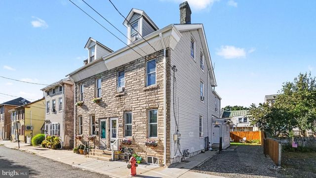 253 WALNUT ST, Phoenixville, PA 19460
