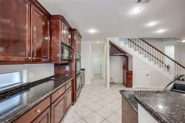 930 Lawrence Street, Houston, TX 77008