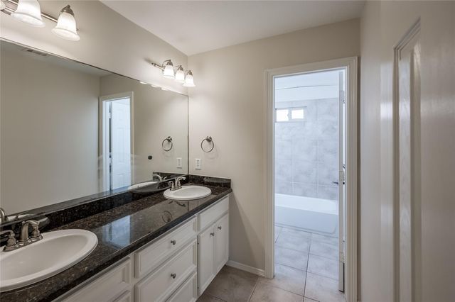 930 Lawrence Street, Houston, TX 77008