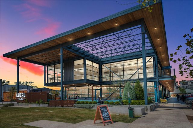 930 Lawrence Street, Houston, TX 77008