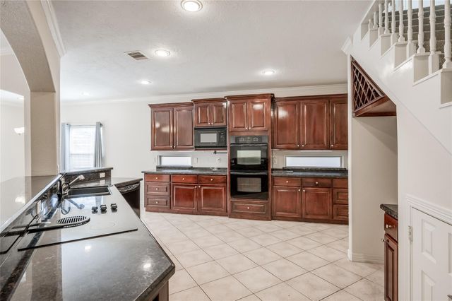 930 Lawrence Street, Houston, TX 77008