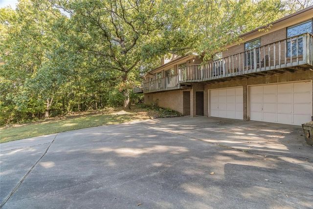 2454 Karyn Avenue, Fayetteville, AR 72703