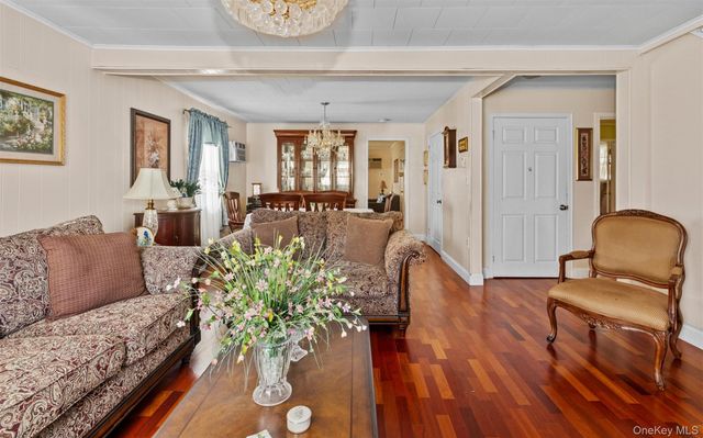 82 Barnyard Lane, Levittown, NY 11756