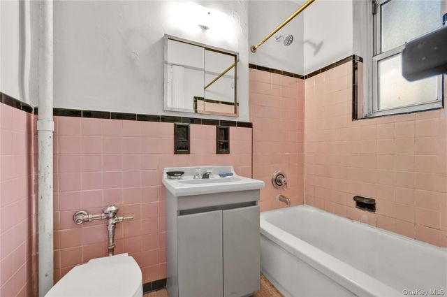 26-21 Union Street 2C, Flushing, NY 11354