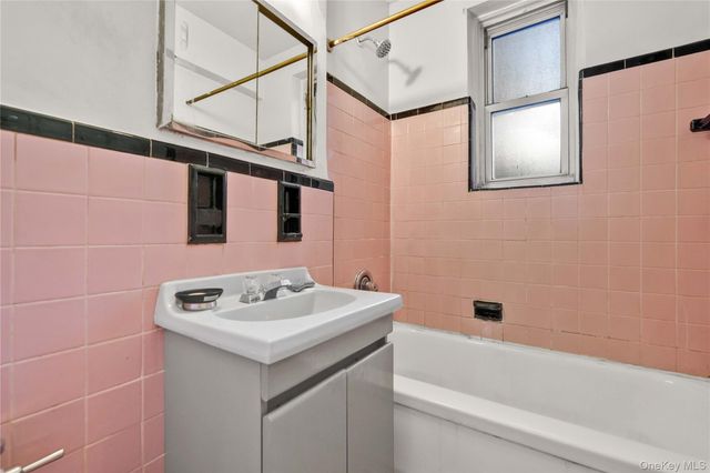 26-21 Union Street 2C, Flushing, NY 11354