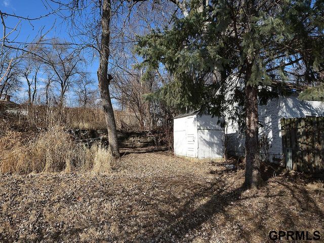 2812 N 51 Street, Omaha, NE 68104