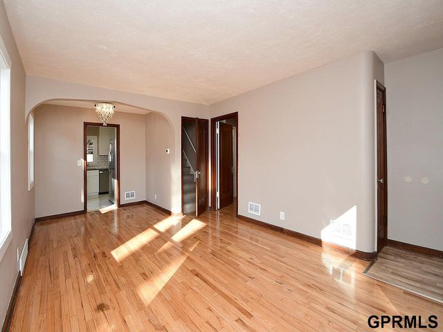 2812 N 51 Street, Omaha, NE 68104