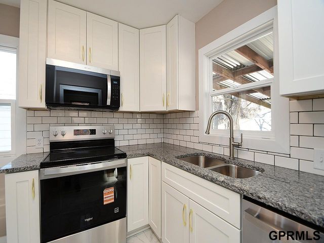 2812 N 51 Street, Omaha, NE 68104