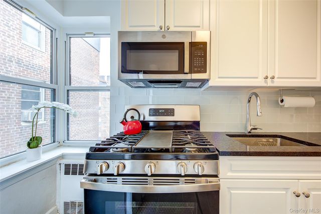 33-15 81st Street 5F, Jackson Heights, NY 11372