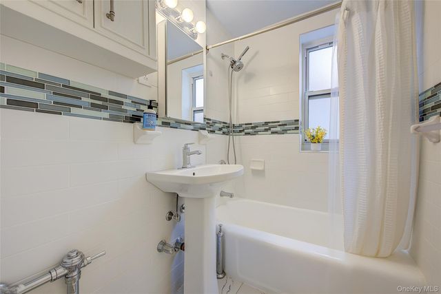 33-15 81st Street 5F, Jackson Heights, NY 11372