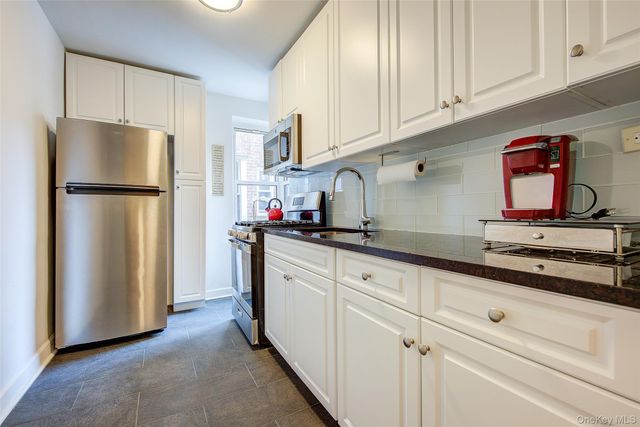 33-15 81st Street 5F, Jackson Heights, NY 11372