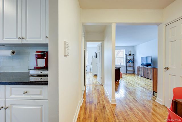 33-15 81st Street 5F, Jackson Heights, NY 11372