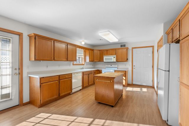 241 6th Street SW, Pine Island, MN 55963