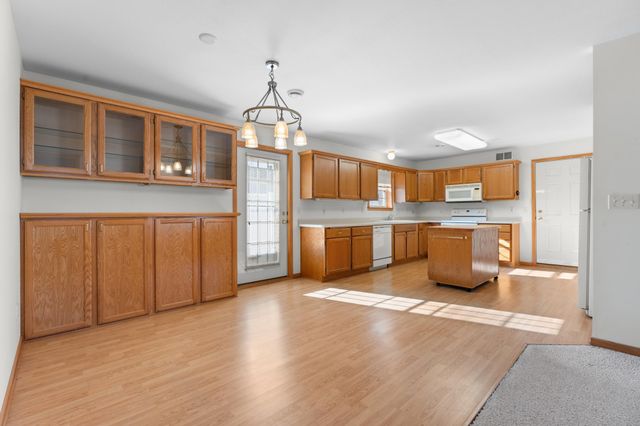 241 6th Street SW, Pine Island, MN 55963