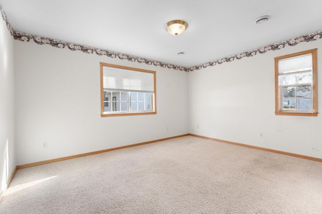 241 6th Street SW, Pine Island, MN 55963