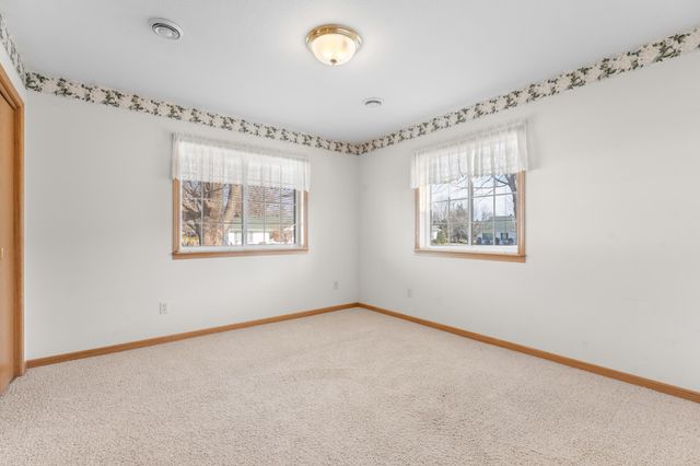 241 6th Street SW, Pine Island, MN 55963